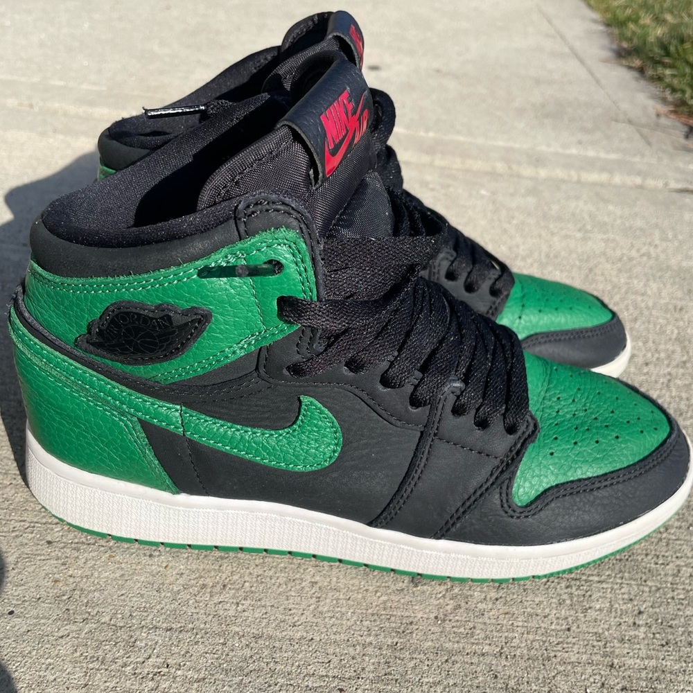 Air Jordan 1 Retro High OG 'Pine Green 2.0
